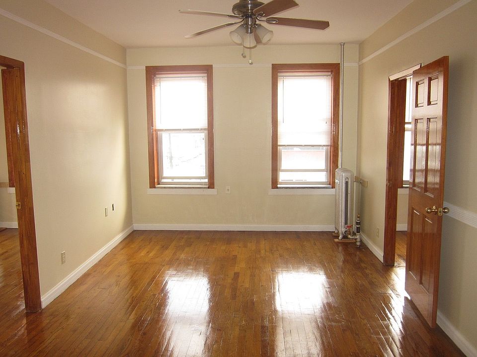 1st image of 1009 34th Ave APT 6