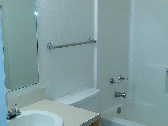 5th image of 3044 17th Ave APT 7