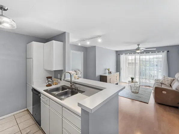 56 Kunihi Ln APT 333, Kahului, HI 96732