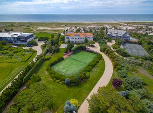 2020 Meadow Ln, Southampton, NY 11968