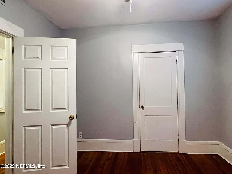 2302 College St — Photo 8
