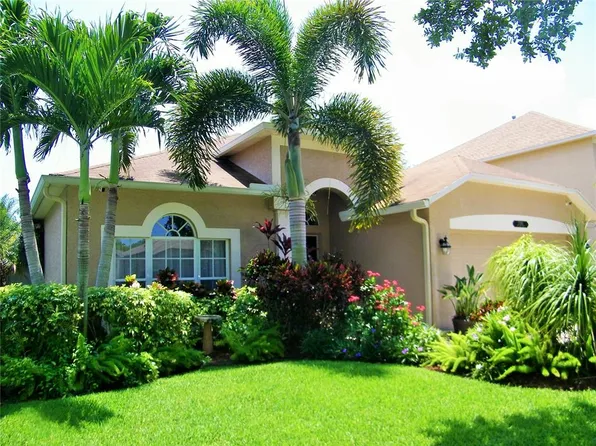 27810 Sky Lake Cir, Zephyrhills, FL 33544