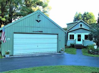 161 Mohawk Dr, Tribes Hill, NY 12177