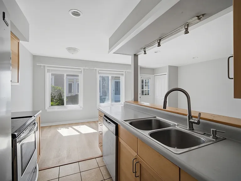 1180 Cove Dr #152B — Photo 8