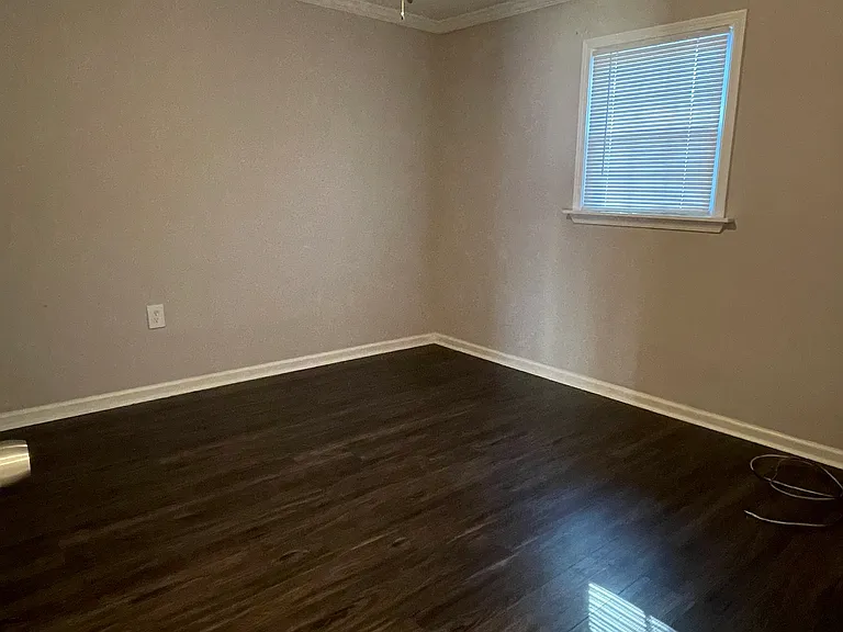 221 Greenbriar Dr #3 — Photo 5