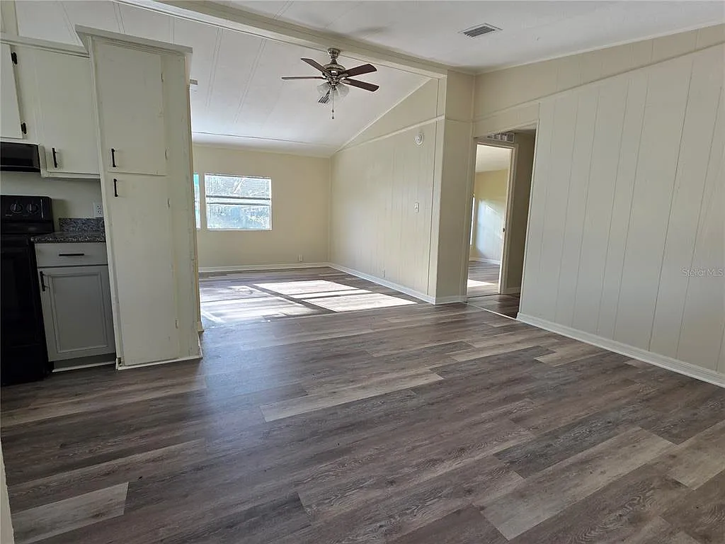 2 bed, 2.0 bath, 851 sqft, $1,500 — Photo 2