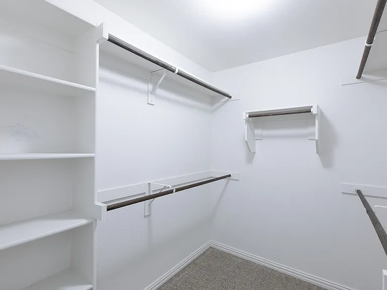 905 Silverbell St — Photo 11