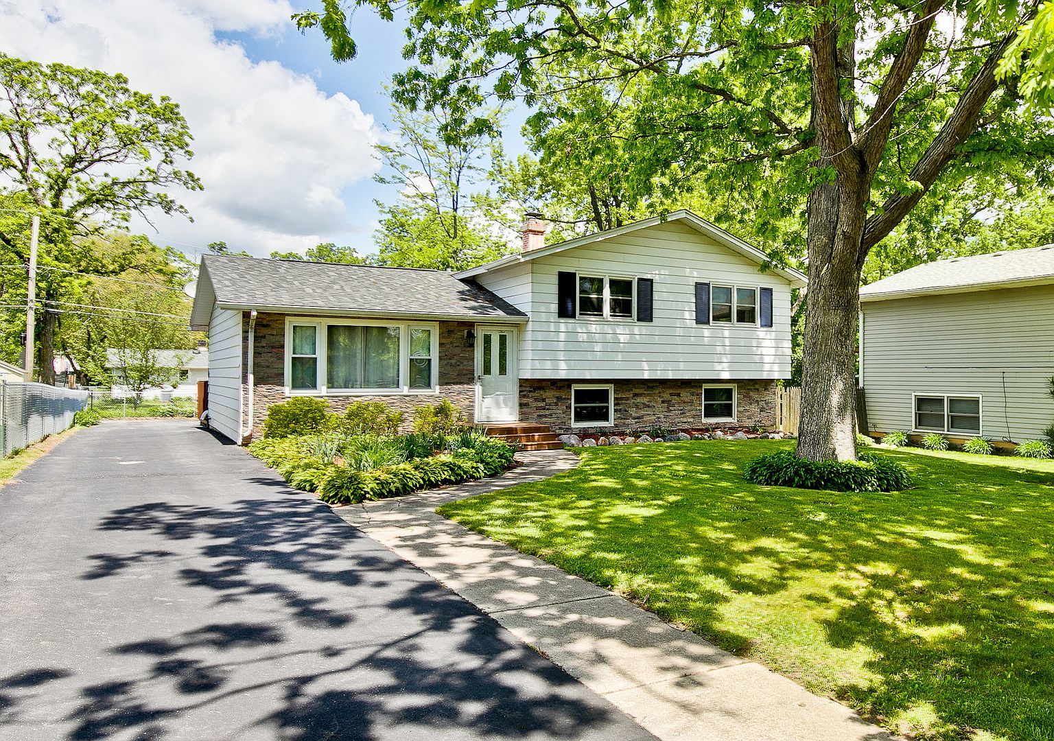 17898 W Twin Lakes Blvd, Grayslake, IL 60030 Zillow