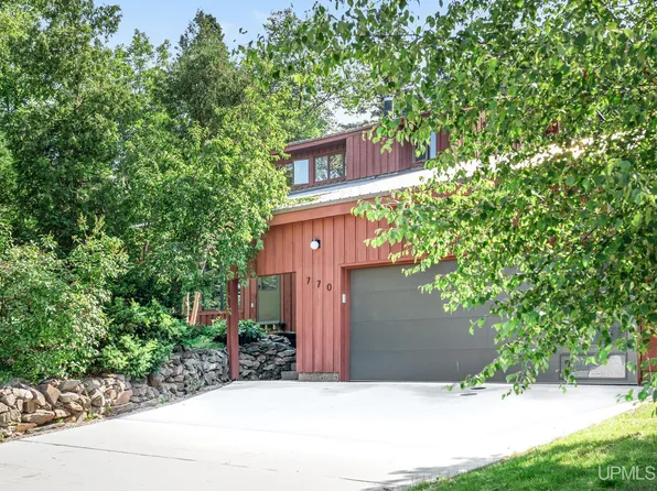 770 Mather Ave, Ishpeming, MI 49849