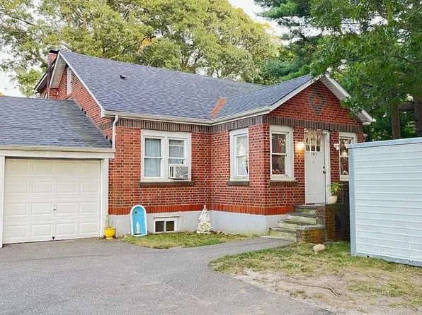 1011 Mastic Road, Mastic, NY 11950