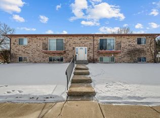 310 30th Avenue Ct APT 3, Moline, IL 61265