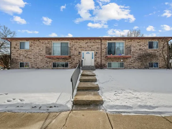 310 30th Avenue Ct APT 3, Moline, IL 61265
