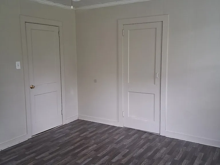 709 Sycamore St — Photo 12