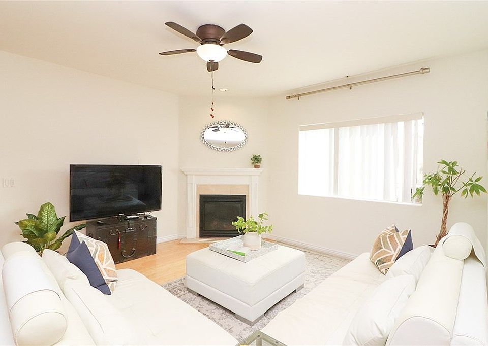 1st image of 1042 S Kingsley Dr #303