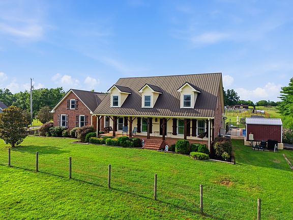 3rd image of 1038 Kansas Ln
