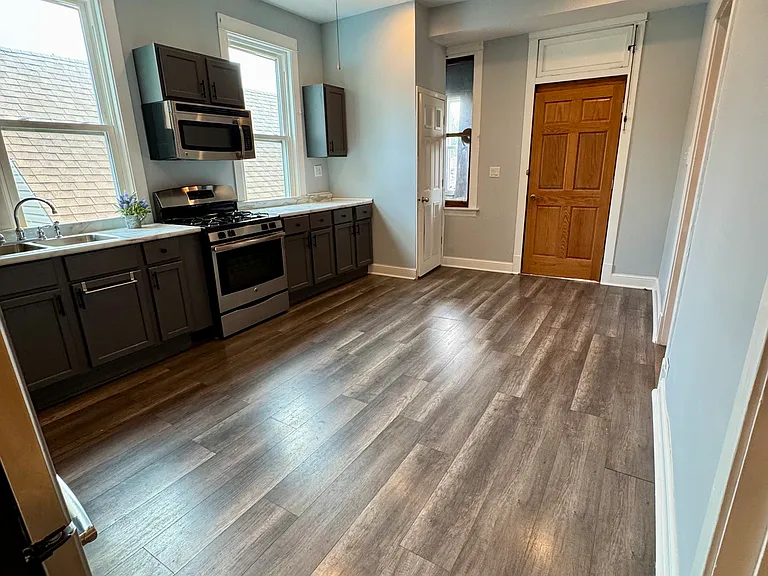2424 N Lorel Ave #2 — Photo 2