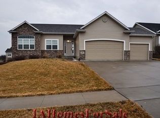 1343 Forest Ln, Marion, IA 52302