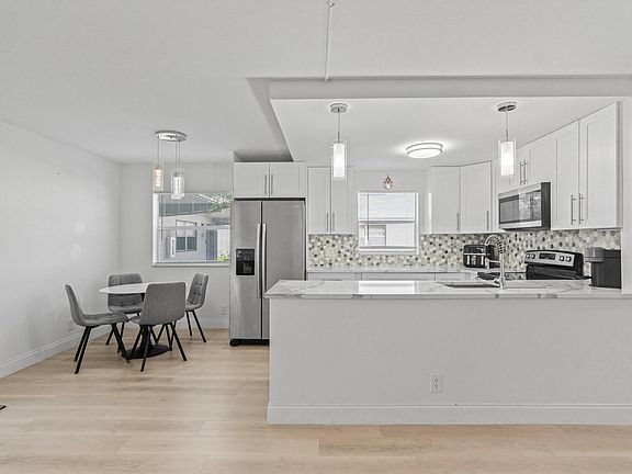 5th image of 352 Brittany Ave #H