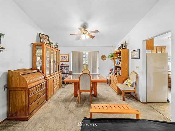 4th image of 312 White River Drive E