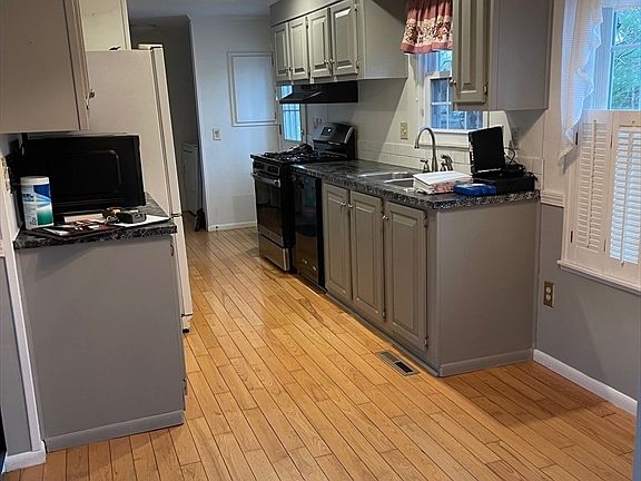 4th image of 5 Crabapple Cir