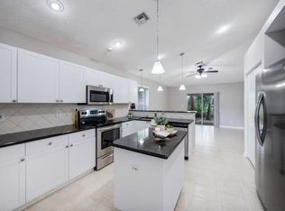 5428 Club Cir, Haverhill, FL 33415