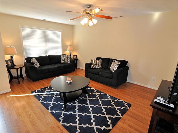 2nd image of 2635 Belle Ave NE