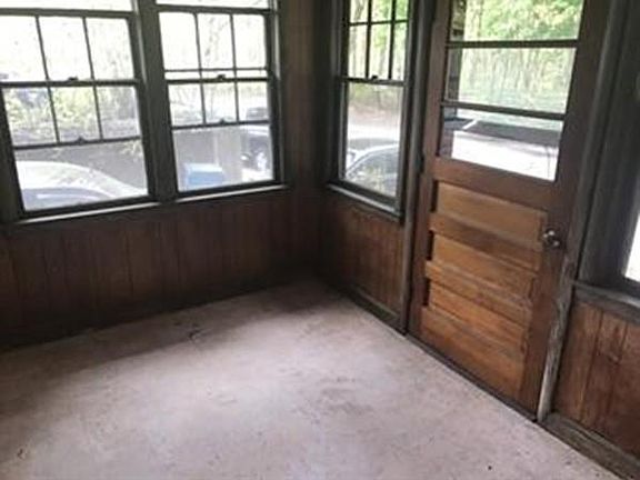 4th image of 303 Revere St #303