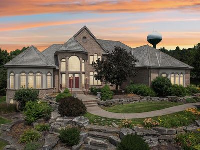 1012 North Bluespruce CIRCLE, Hartland, WI, 53029