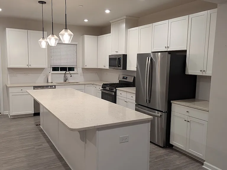 14 Nicholas Dr E — Photo 1