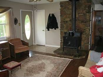 2nd image of 10 Caddo Dr