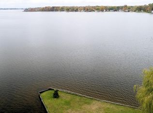 1862 Parker Dr, Wayland, MI 49348