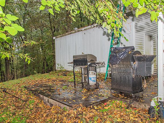 3rd image of 3818 Madison St