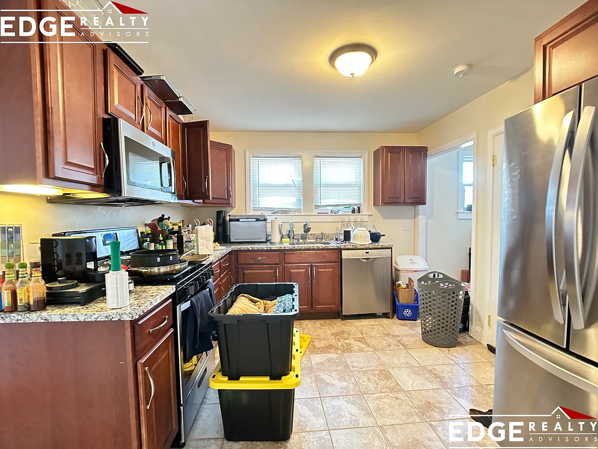 Photo 2 of 8 - 27 Bostonia Ave #1 - Brighton, MA Building Photo - 27 Bostonia Ave #1