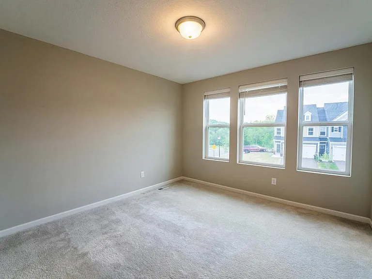 5934 Urbandale Ln N — Photo 25
