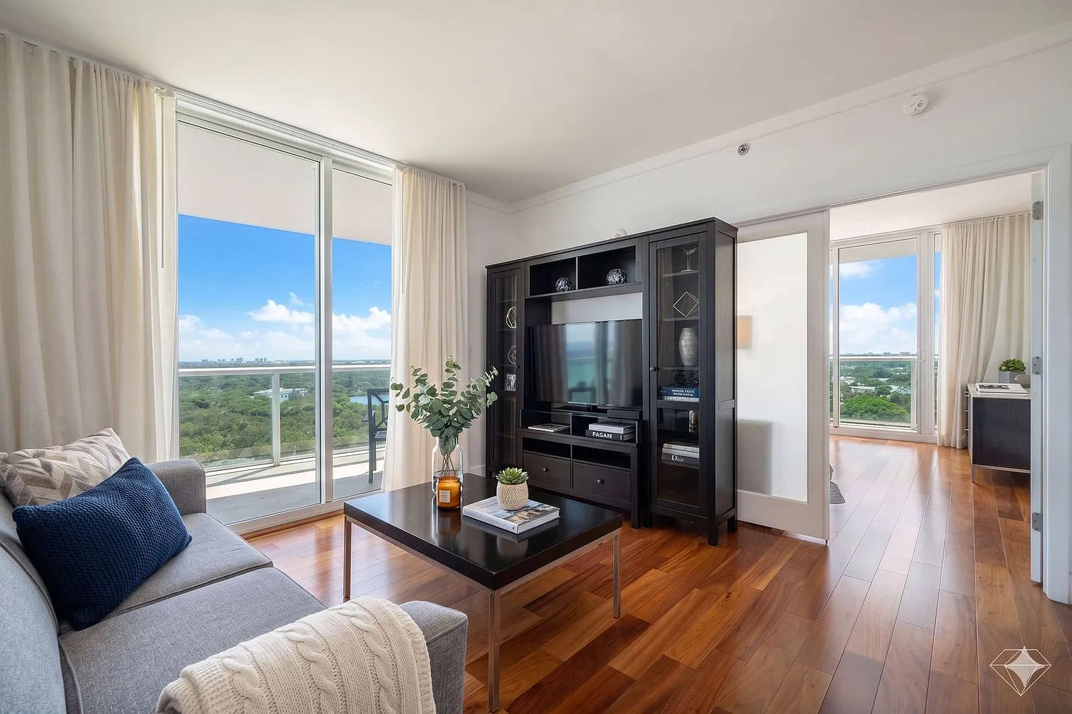 2 bed, 2.0 bath, 957 sqft, $9,585 — Photo 4
