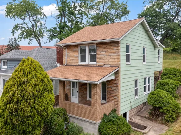 2555 Ivyglen St, Pittsburgh, PA 15227