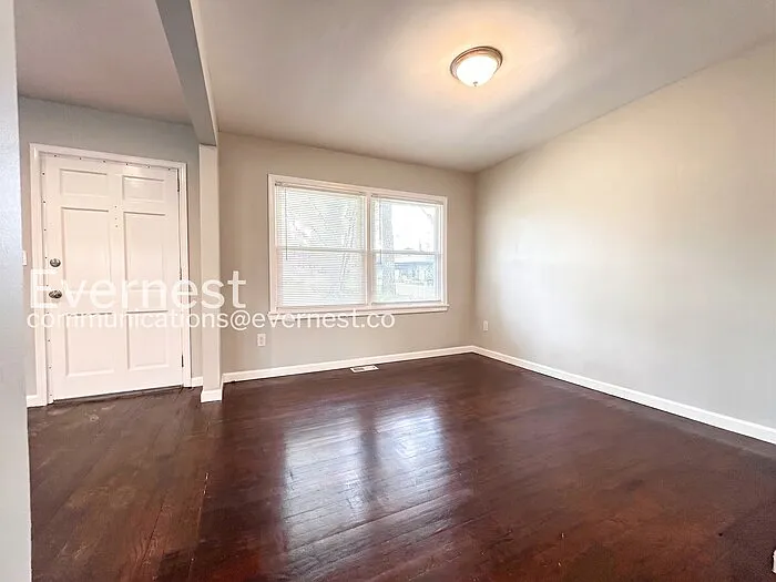 1345 Twin Oaks Cir SE — Photo 7