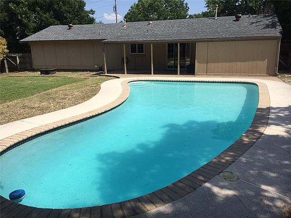 2nd image of 203 Deerfield Park Dr