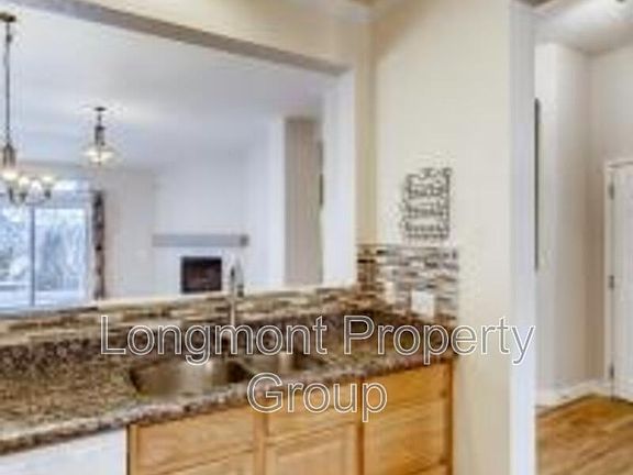 3rd image of 4712 Bella Vista Dr