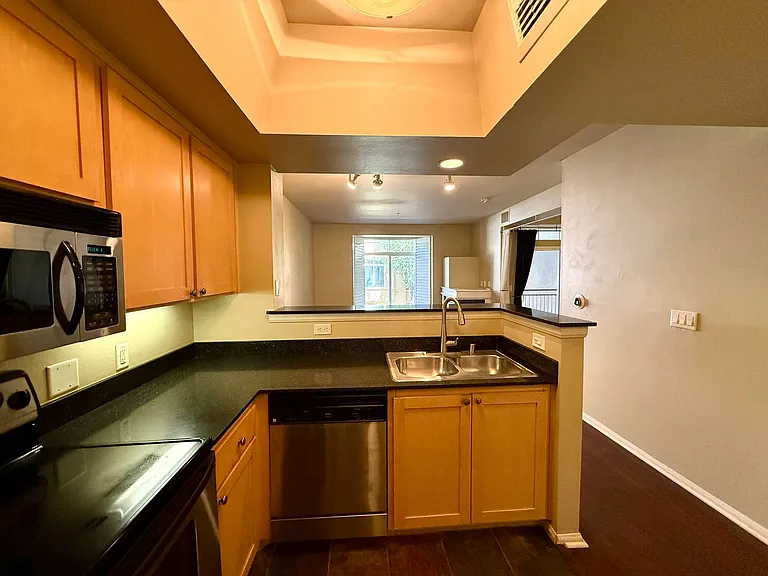 2400 5th Ave #219 — Photo 19