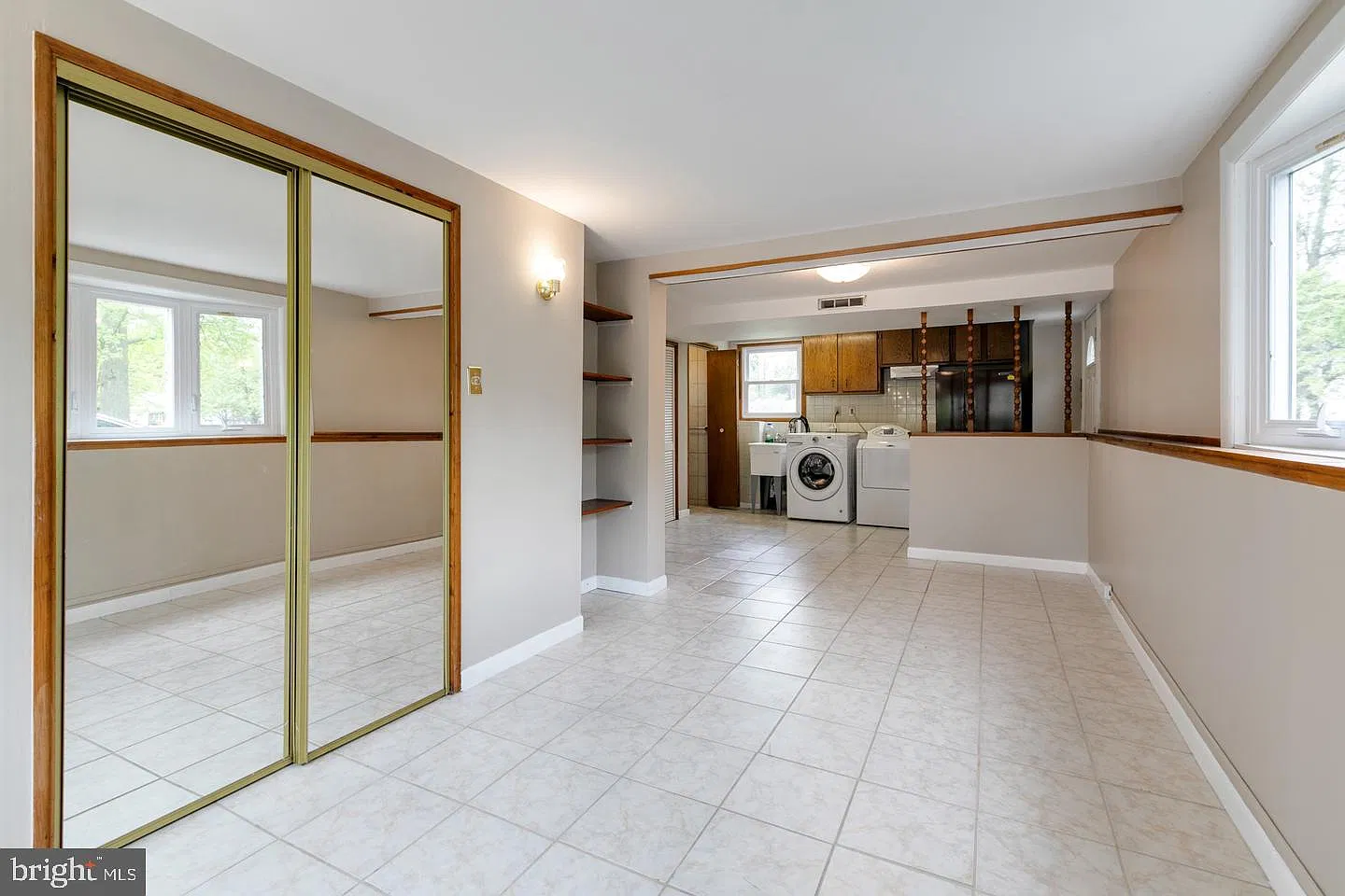 4 bed, 1.5 bath, 2234 sqft, $3,400 — Photo 2