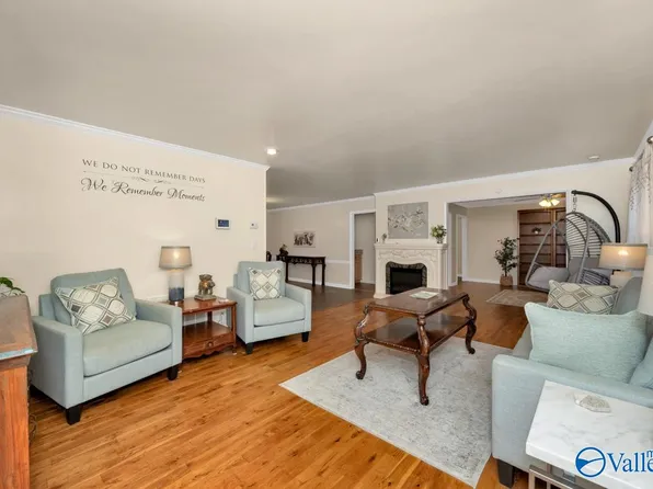 1205 Bailey Cove Cir SE APT B, Huntsville, AL 35802