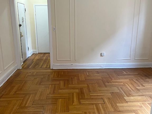 3rd image of 520 W 213th St Unit 6-D