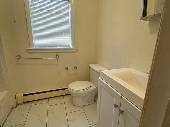 4th image of 228 Northampton St Unit 5