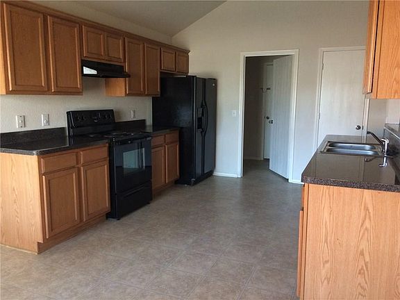 5th image of 1212 Antoinette Dr
