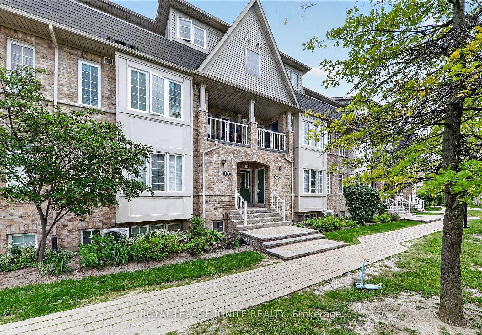 3 bed, $2,600 — Photo 2