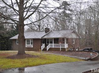 725 Lakewood Dr, Siler City, NC 27344
