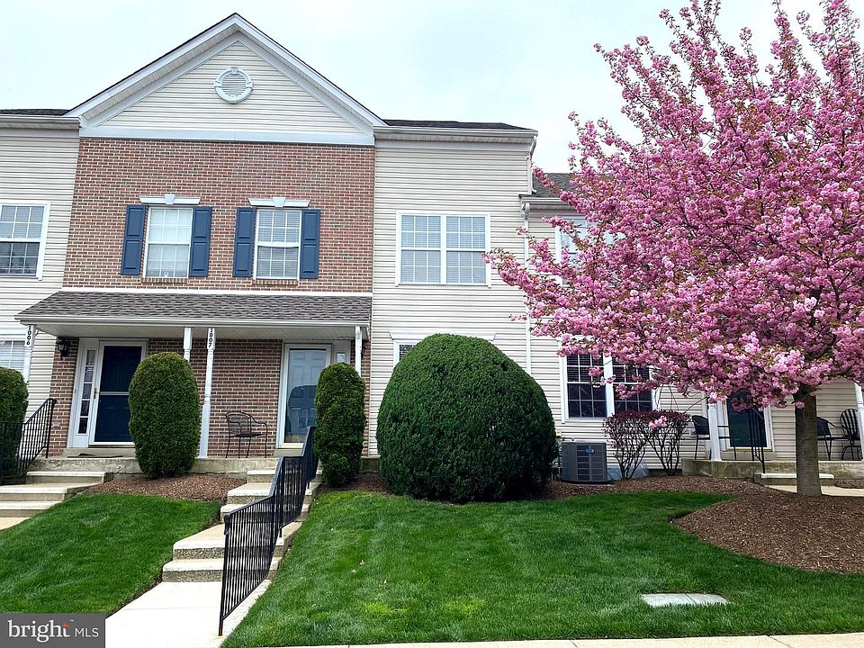 1st image of 1007 Woodview Ct #7