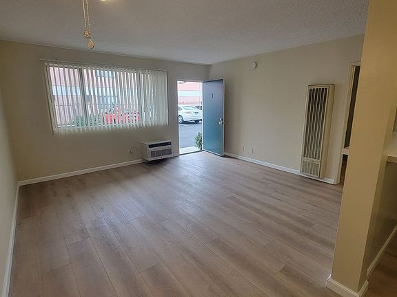 2nd image of 18429 Prairie St APT 3