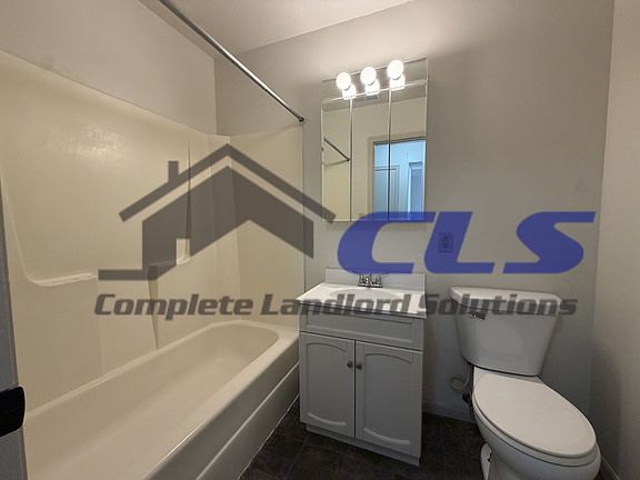 5th image of 820 Poplar St APT 6
